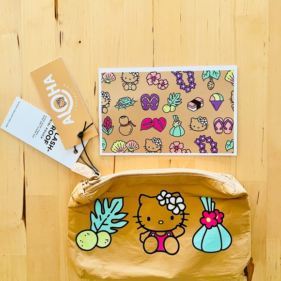 Aloha Collection πΊ Hello Kitty Mini Pouch - Picture 4 of 6